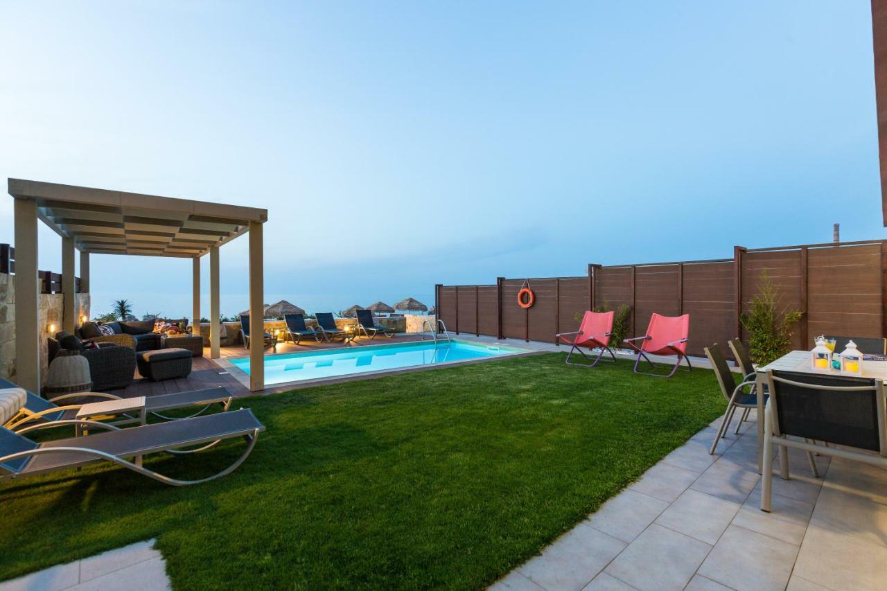 Espera Luxury Beach Front Residence With Pool & Bbq, By Thinkvilla Ретимно Экстерьер фото